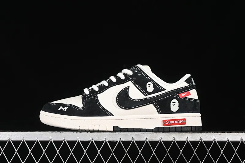 All categories Nk SB Dunk Series Nk SB Dunk Low High-end customized low-top sneakers Nk SB Dunk Low Stusi joint-black and white mark line Anniversary high-end customized low-top casual sneakers BB9898-008